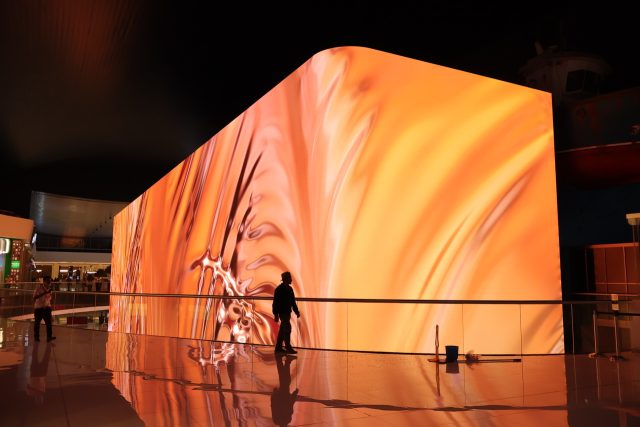 INFiLED LED screen at Dubai Mall Aquarium